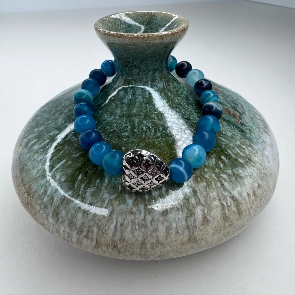 HAND CRAFTED Blue Agate Stretch Bracelet 6.5” Beaded Gemstone Silver Heart NWT